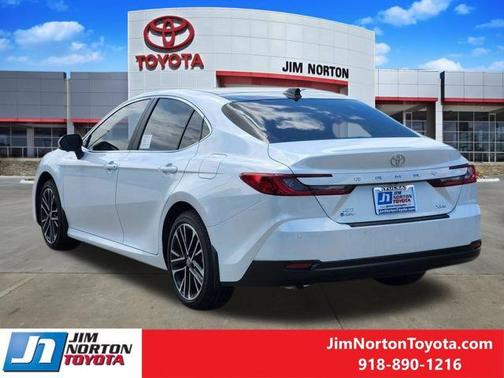 Pearl 2026 Toyota Camry XLE