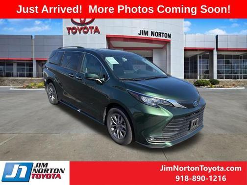 2025 Toyota Sienna XLE