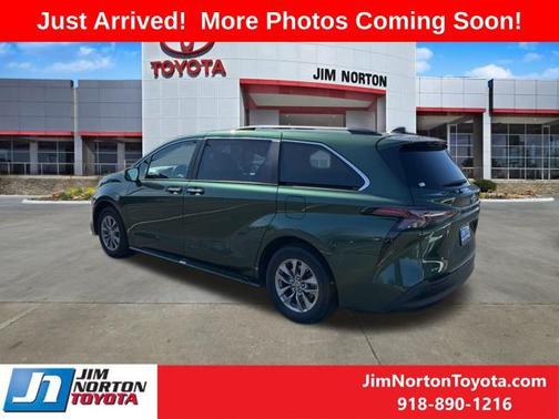 2025 Toyota Sienna XLE