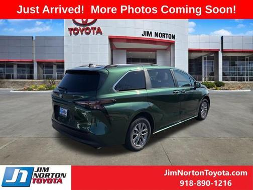 2025 Toyota Sienna XLE