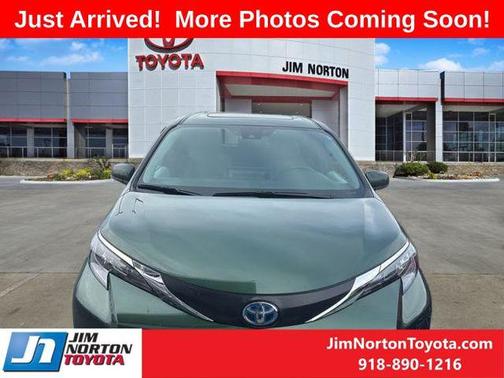 2025 Toyota Sienna XLE