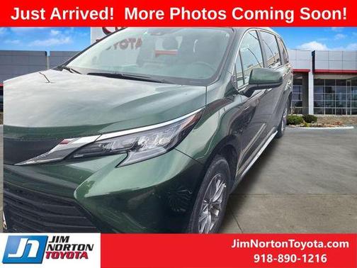 2025 Toyota Sienna XLE