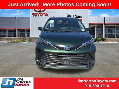 2025 Toyota Sienna XLE