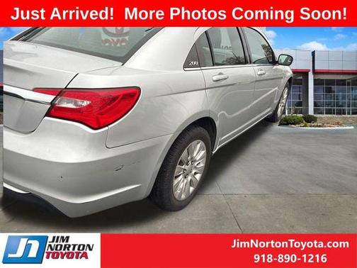 2012 Chrysler 200 LX