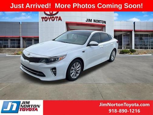 Snow White Pearl 2018 Kia Optima S