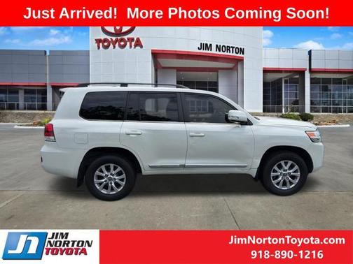 Blizzard Pearl 2021 Toyota Land Cruiser Base