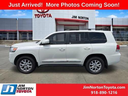 Blizzard Pearl 2021 Toyota Land Cruiser Base