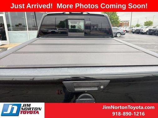 Magnetic Black 2018 Nissan Titan SV