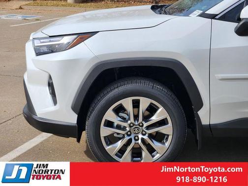 2025 Toyota RAV4 XLE Premium