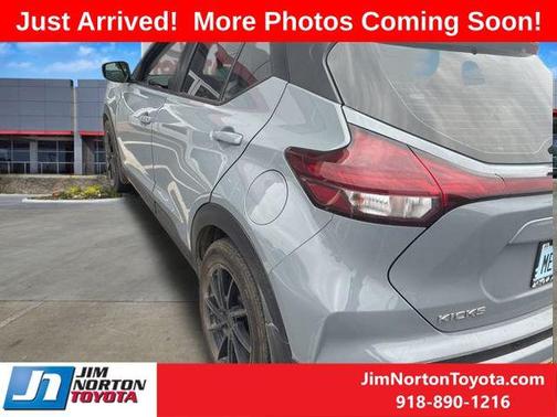 2022 Nissan Kicks SV