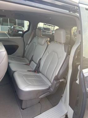 Jazz Blue Pearlcoat 2018 Chrysler Pacifica Touring-L