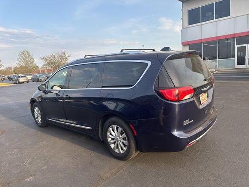 Jazz Blue Pearlcoat 2018 Chrysler Pacifica Touring-L