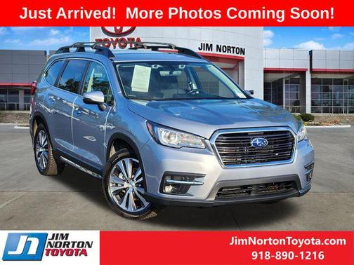 Ice Silver Metallic 2022 Subaru Ascent Limited 8-Passenger