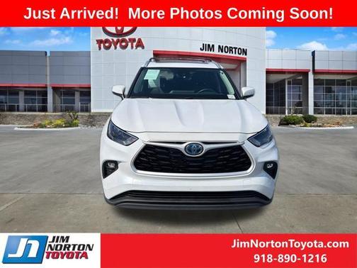 2024 Toyota Highlander Hybrid XLE