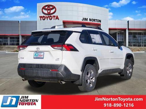 2025 Toyota RAV4 Hybrid LE