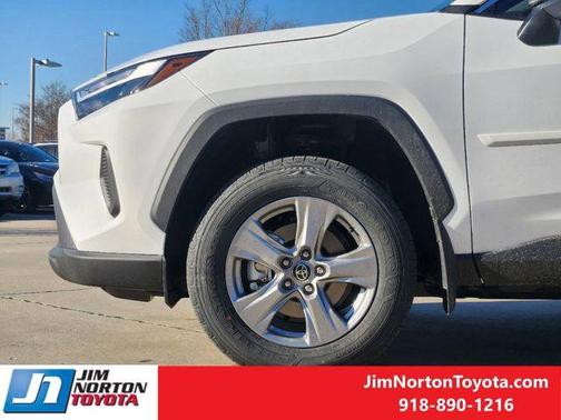 2025 Toyota RAV4 Hybrid LE