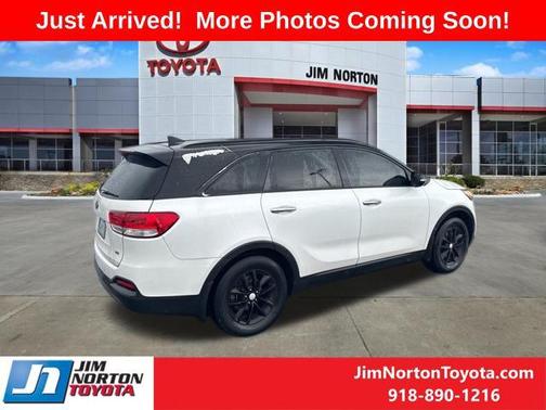 Snow White Pearl 2018 Kia Sorento LX
