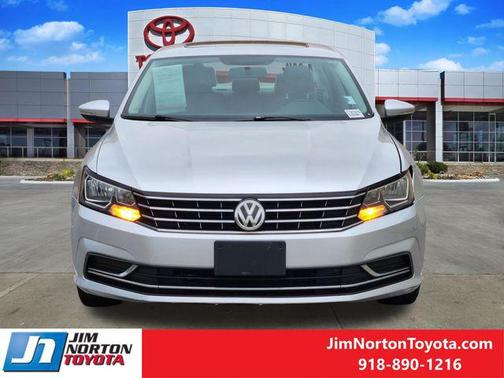 Reflex Silver Metallic 2017 Volkswagen Passat 1.8T SE