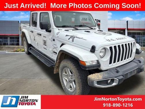2022 Jeep Gladiator Sport S