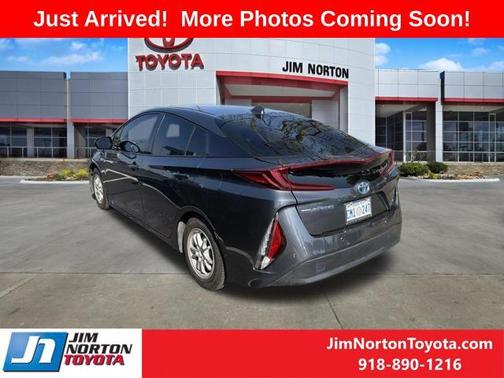 Magnetic Gray Metallic 2017 Toyota Prius Prime Advanced
