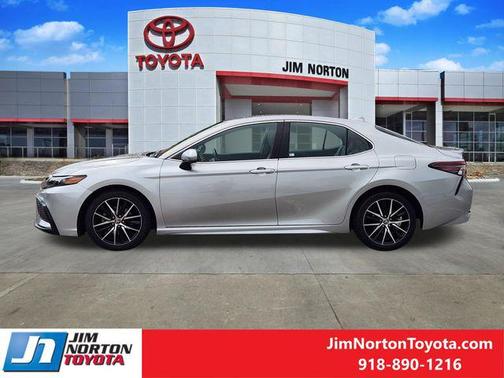 Celestial Silver Metallic 2021 Toyota Camry SE