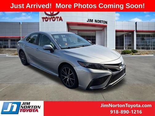 Celestial Silver Metallic 2021 Toyota Camry SE