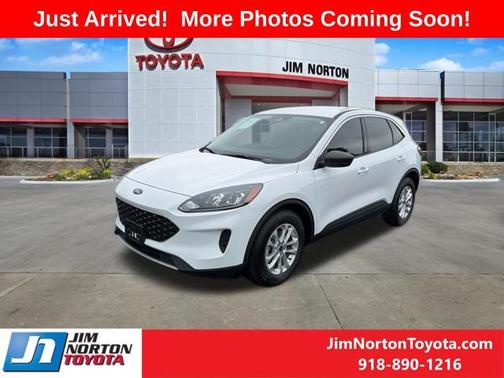 Oxford White 2022 Ford Escape SE