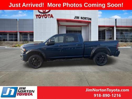Patriot Blue Pearlcoat 2023 RAM 2500 Big Horn Crew Cab 4x4 6'4' Box