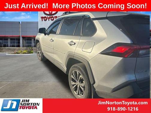 2023 Toyota RAV4 Hybrid XLE Premium