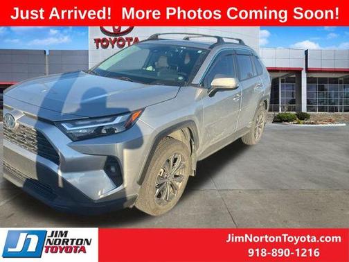2023 Toyota RAV4 Hybrid XLE Premium