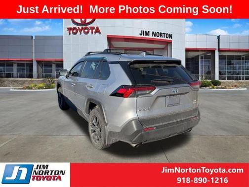 2023 Toyota RAV4 Hybrid XLE Premium