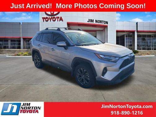 2023 Toyota RAV4 Hybrid XLE Premium