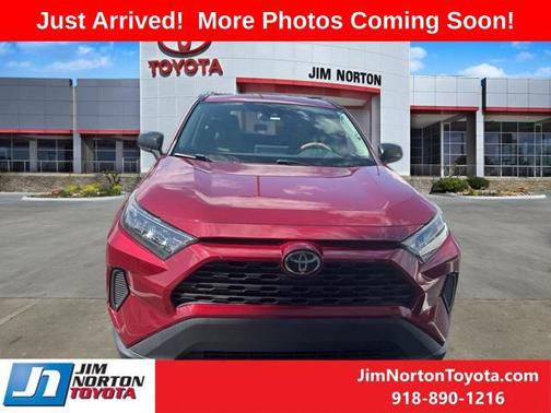 Pearl 2020 Toyota RAV4 LE