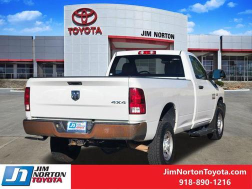 2017 RAM 2500 Tradesman Regular Cab 4x4 8' Box