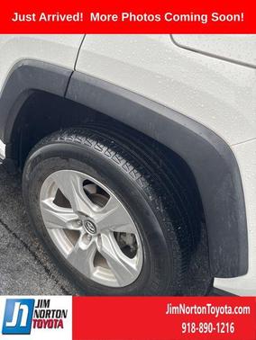 Super White 2020 Toyota RAV4 XLE