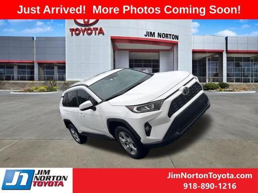 Super White 2020 Toyota RAV4 XLE