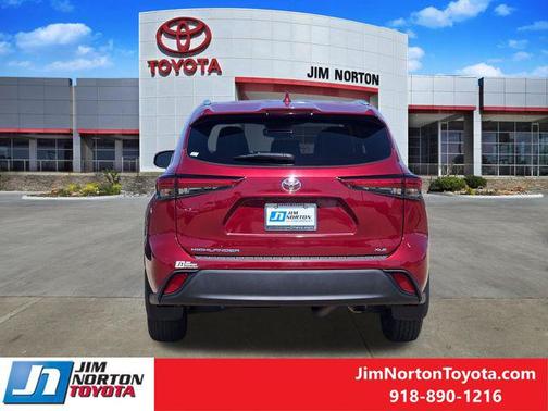 Ruby Flare Pearl 2023 Toyota Highlander XLE