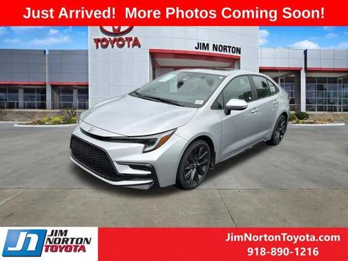 Classic Silver Metallic 2025 Toyota Corolla SE