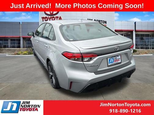 Classic Silver Metallic 2025 Toyota Corolla SE