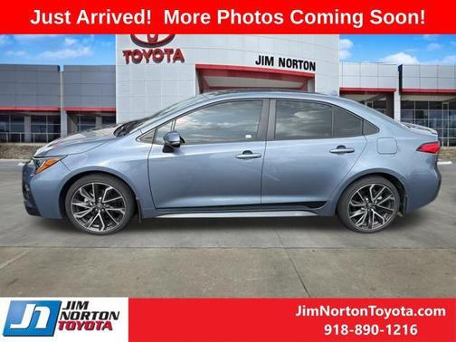 Celestite w/Black Sand Pearl Roof 2022 Toyota Corolla SE