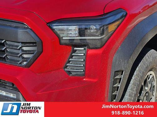 2025 Toyota Tacoma Hybrid TRD Off Road