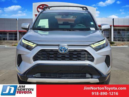 2022 Toyota RAV4 Hybrid SE