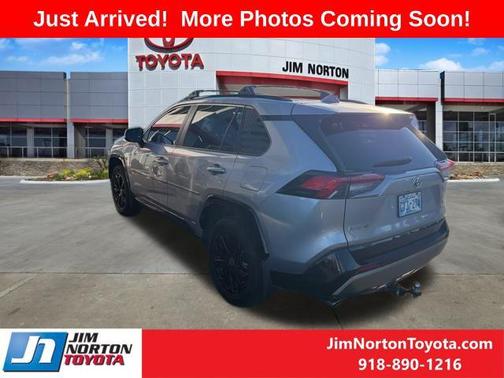 2022 Toyota RAV4 Hybrid SE