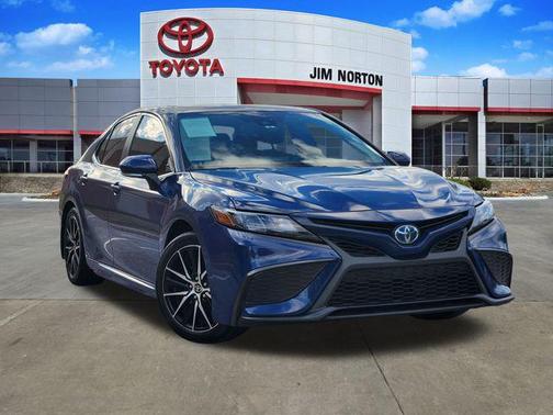 2024 Toyota Camry Hybrid SE