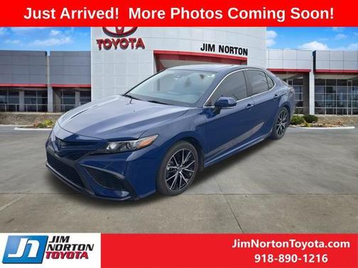 2024 Toyota Camry Hybrid SE