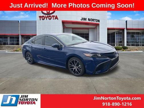 2024 Toyota Camry Hybrid SE