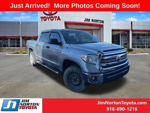 2017 Toyota Tundra SR5