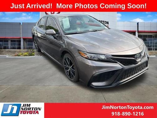 Predawn Gray Mica 2023 Toyota Camry SE
