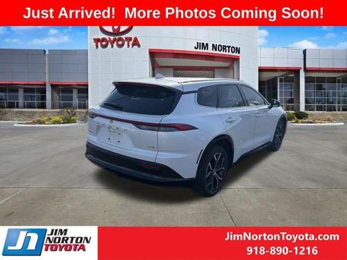 2025 Toyota Crown Signia XLE