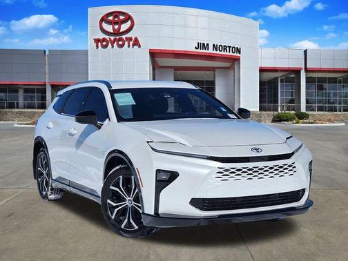 2025 Toyota Crown Signia XLE